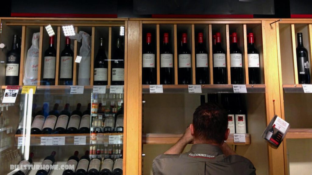 จีนเรียกเก็บ ภาษีไวน์ออสเตรเลีย สูงถึง 212% โดยเริ่มตั้งแต่วันเสาร์ กระทรวงพาณิชย์กล่าวว่านี่เป็นมาตรการต่อต้านการทุ่มตลาดชั่วคราว