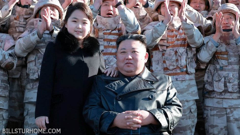 คิมจองอึนให้ ลูกสาวอยู่ในงานเลี้ยงทหาร คิม จอง อึน ผู้นำเกาหลีเหนือพาเด็กที่เชื่อว่าเป็นลูกสาวของเขาไปเลี้ยงอย่างหรูหราในค่ายทหาร